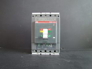 قیمت کلید اتوماتیک 400 آمپر abb